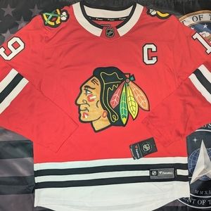 Jonathan Toews Chicago Blackhawk Breakaway Jersey Men's size Large